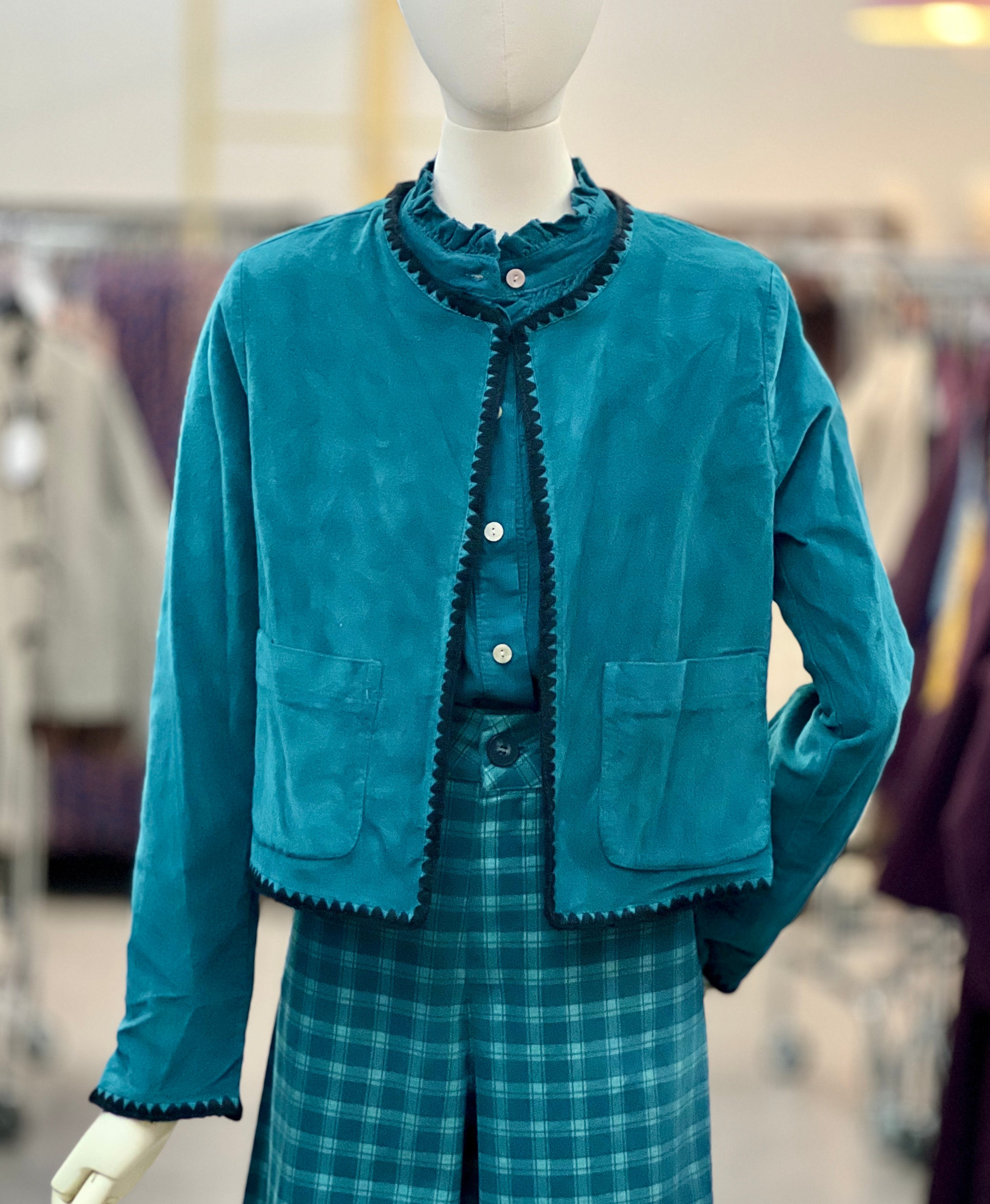 CHAQUETA TIERRA - AZUL PETRÓLEO